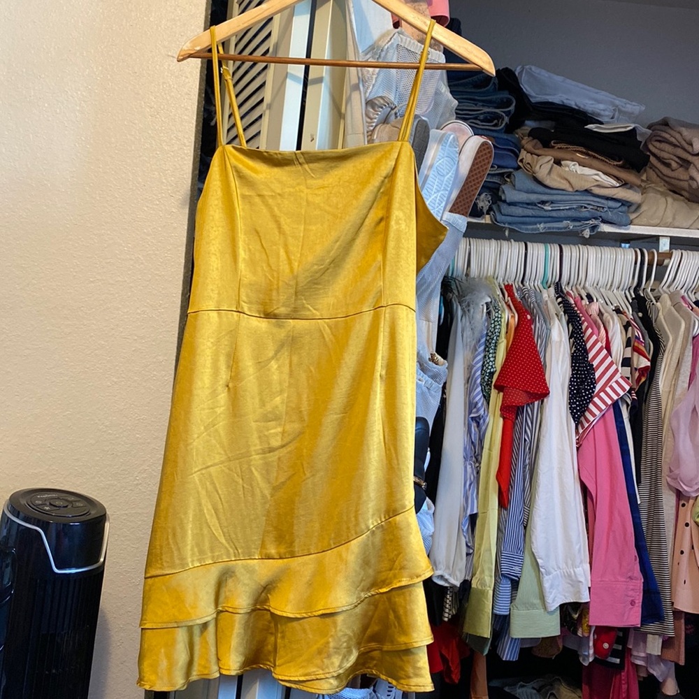 Lulus short gold dress